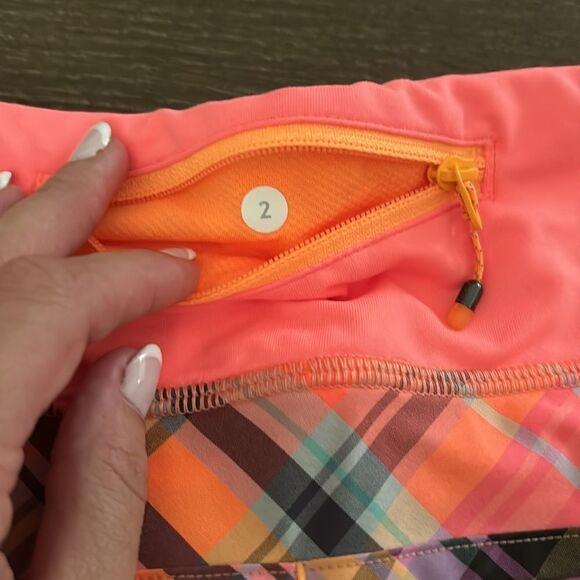 Lululemon coral plaid speed shorts sz 2 EUC - Picture 4 of 5